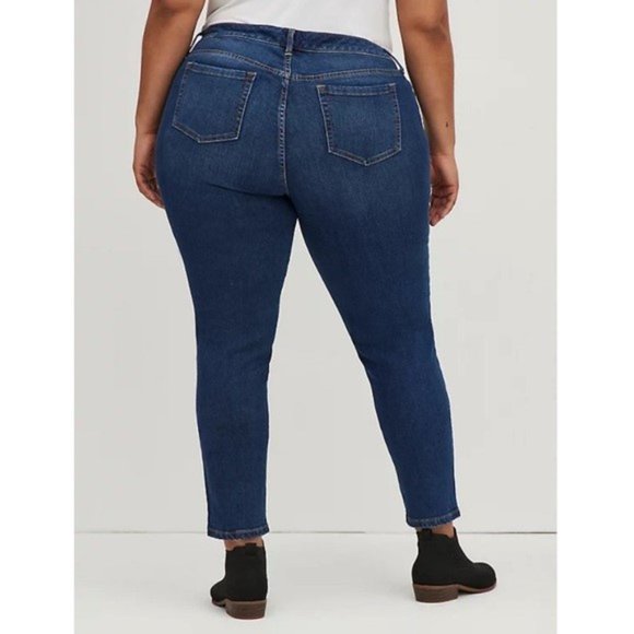 Torrid Boyfriend Straight Vintage Stretch Mid-Rise Denim Jeans Size 14R VGC - Picture 2 of 6